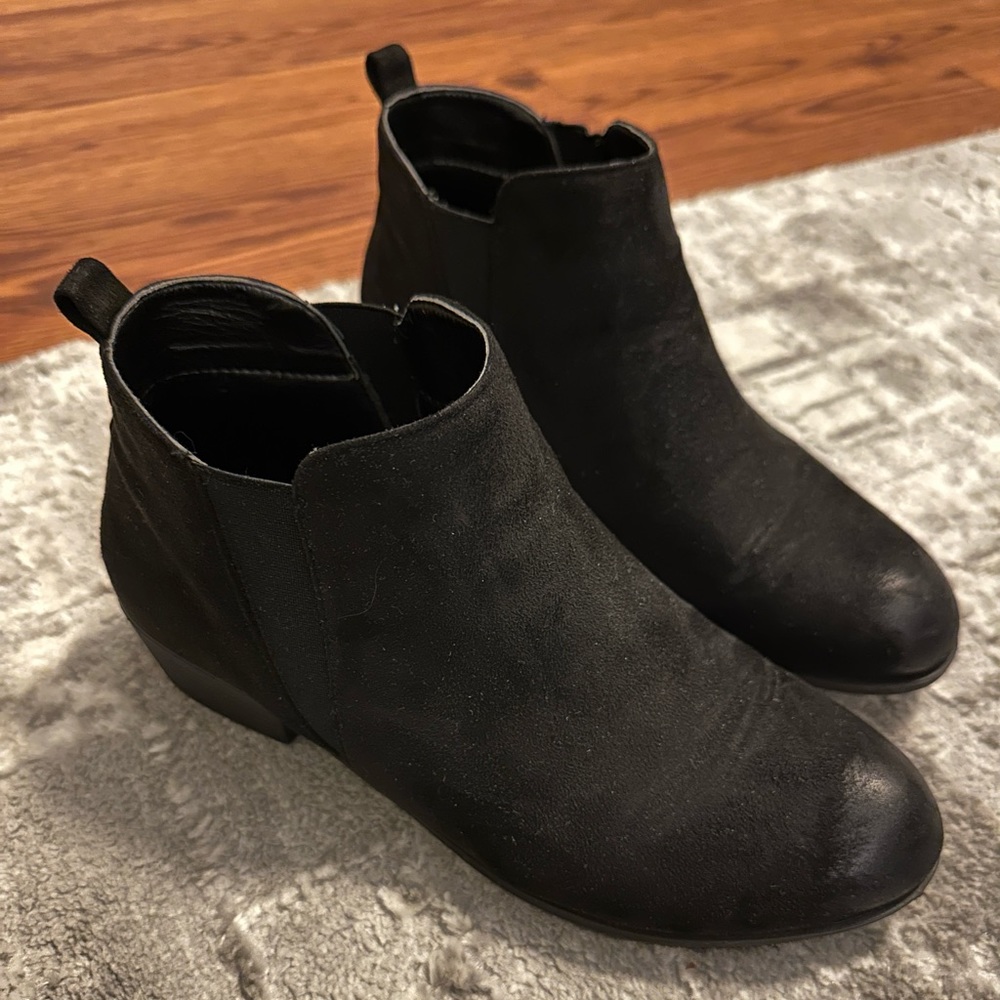 Pierre Dumas Suede Black Boots Booties Size 8.5